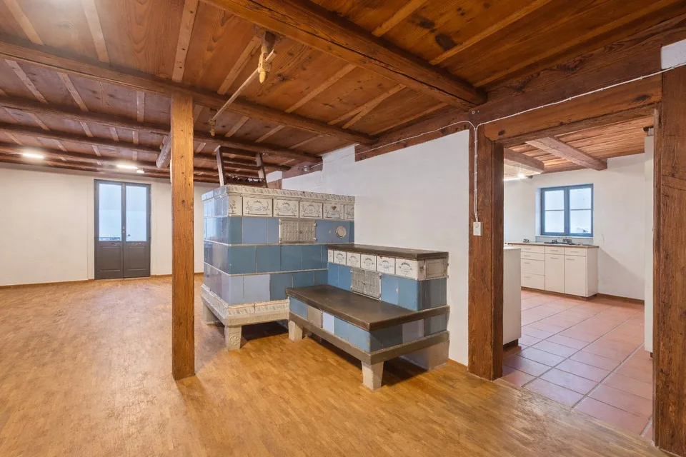Bauernhaus mit vier Wohnungen in der Weilerzone