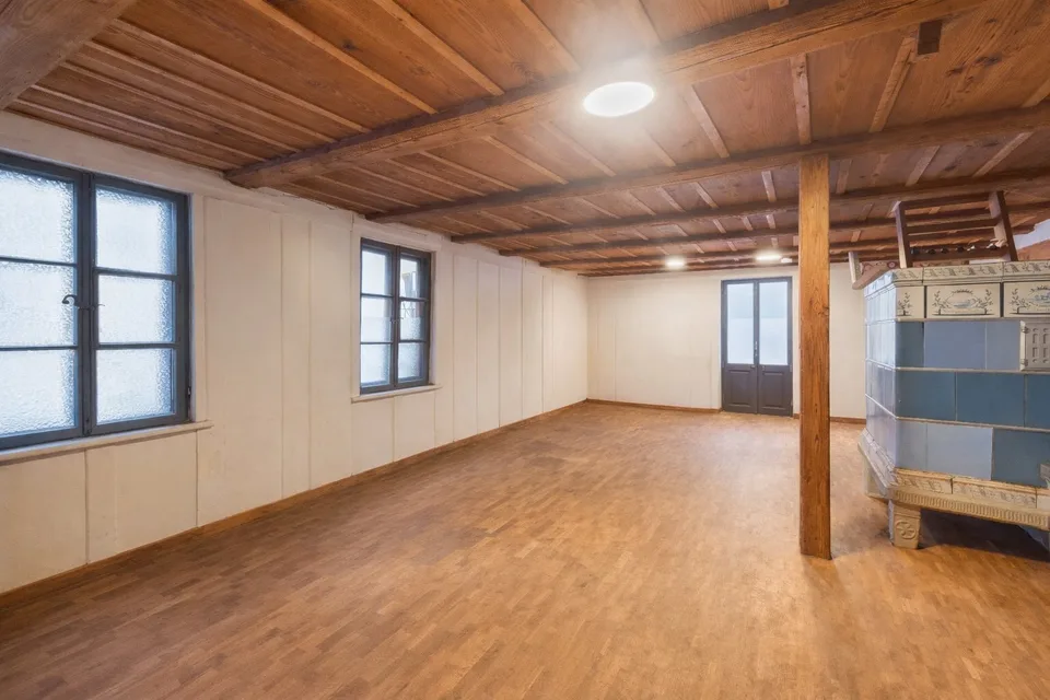 Bauernhaus mit vier Wohnungen in der Weilerzone