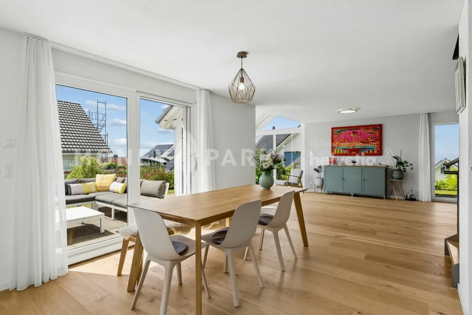 6.5 Zimmer Einfamilienhaus in Untereggen – Foto 6 von 17