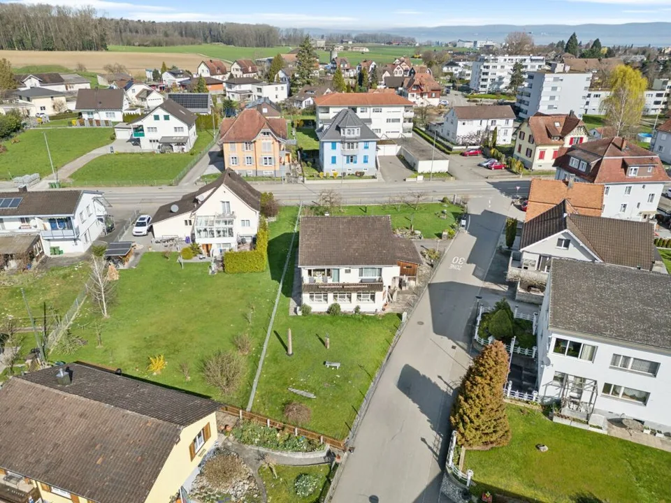 WOHNEN UND ARBEITEN AN SONNIGER LAGE