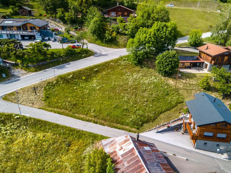 Dugny (Leytron), terrain à bâtir 612 m2 avec cadre exceptionnel