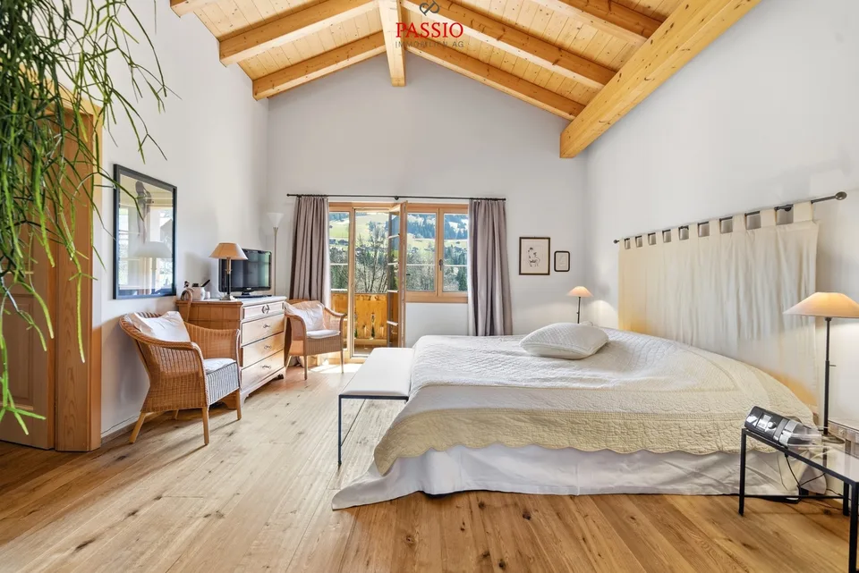 Chalet esclusivo di 8,5 locali con potenziale di dependance e giardino da sogno – foto 11 di 13