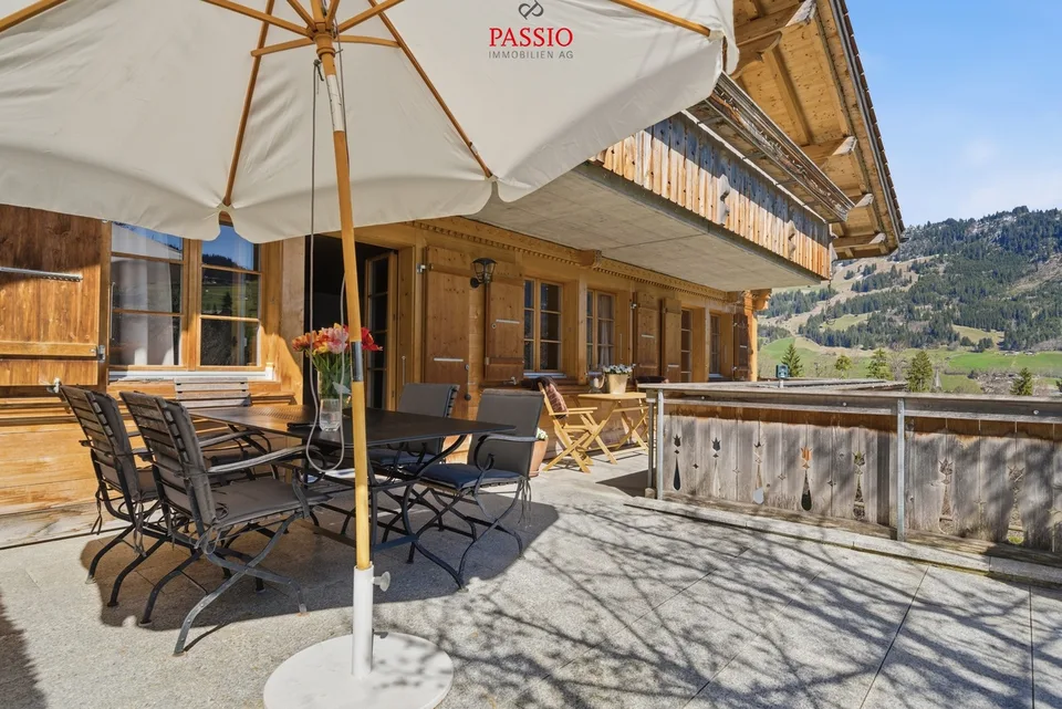 Chalet esclusivo di 8,5 locali con potenziale di dependance e giardino da sogno – foto 10 di 13
