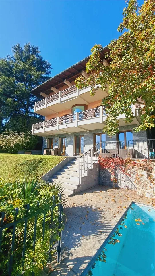 Villa con piscina a Massagno - Villa with Swimming Pool in Massagno