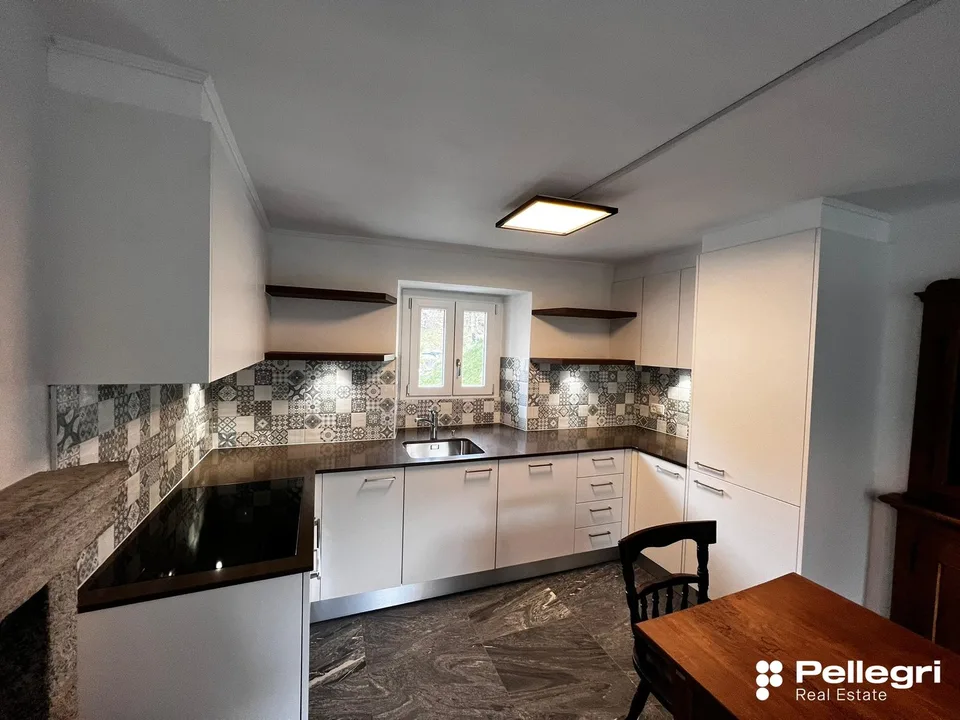 Tipica casa colonica in una zona residenziale