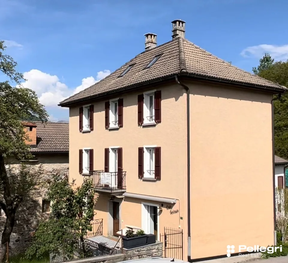 Tipica casa colonica in una zona residenziale