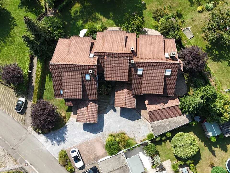 Residenza per più generazioni al confine svizzero