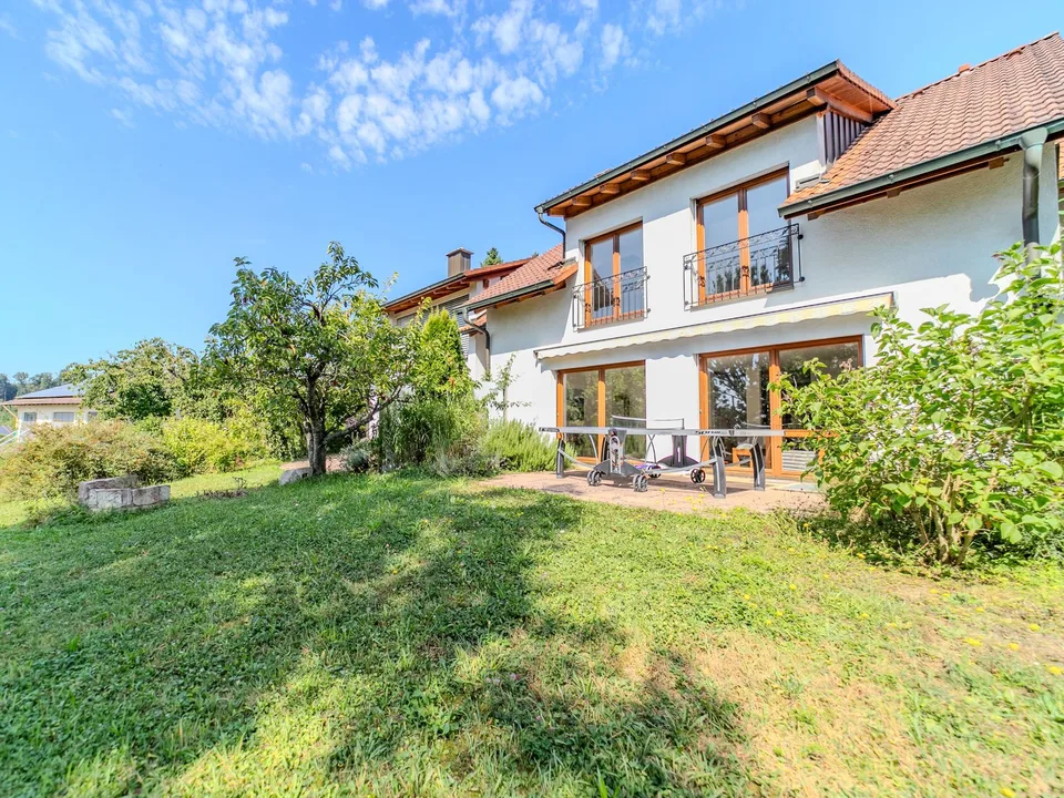 Multi-Generation Residence at the Swiss Border – photo 8 of 13