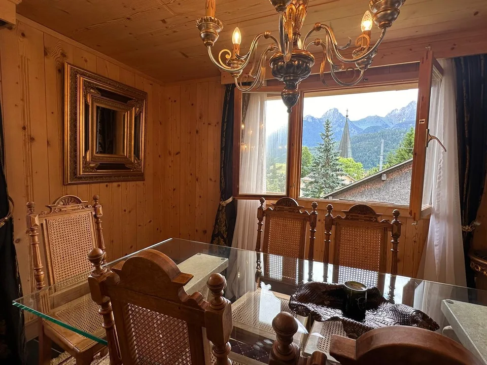 Charming Alpine Chalet with Garden and Separate Unit