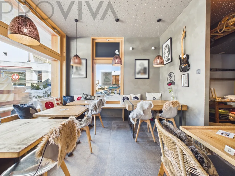 Ristorante con Atmosfera e Terrazza