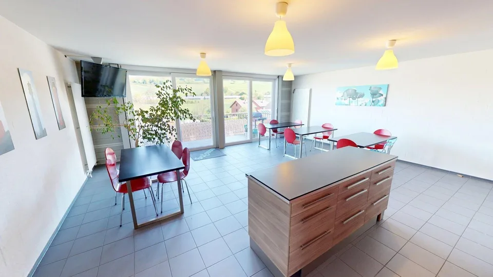 Gewerbeliegenschaft mit Büro, Lager / Produktion und Einstellhalle St – Foto 11 von 13