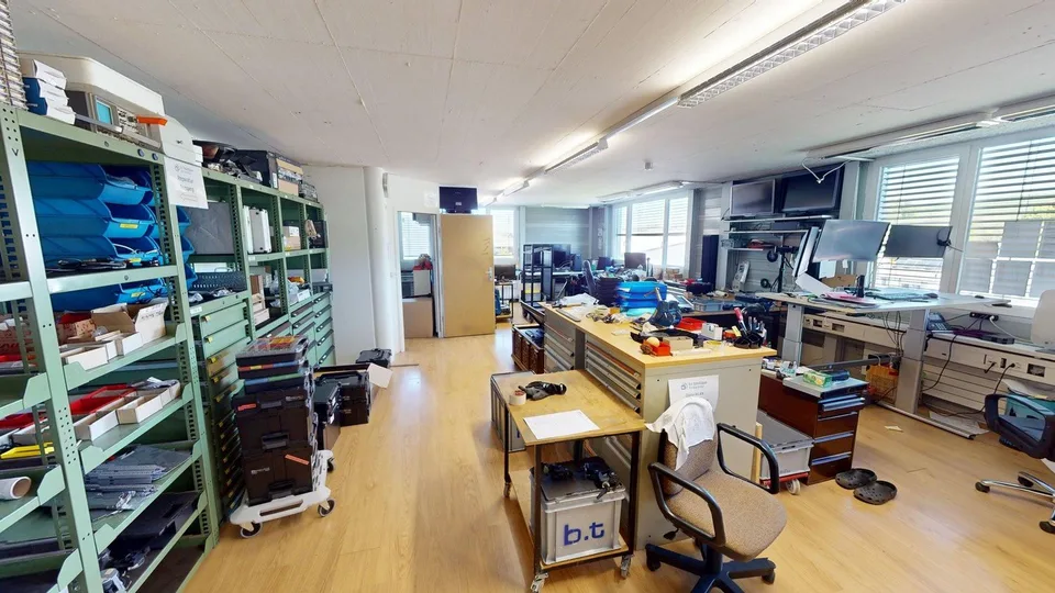 Gewerbeliegenschaft mit Büro, Lager / Produktion und Einstellhalle St – Foto 12 von 13