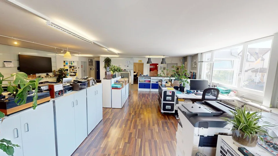 Gewerbeliegenschaft mit Büro, Lager / Produktion und Einstellhalle St – Foto 7 von 13