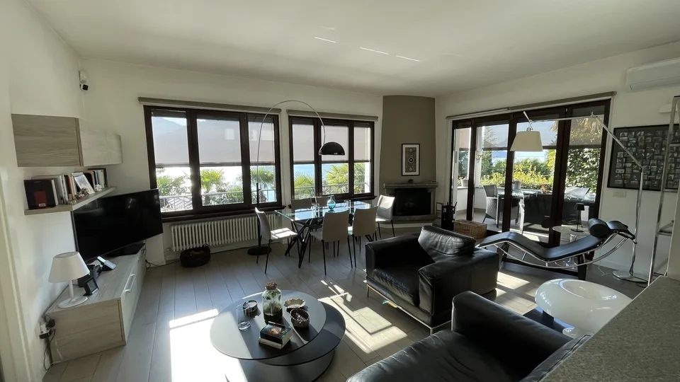 Valsolda: Bellissima villa ristrutturata sul lago di Lugano