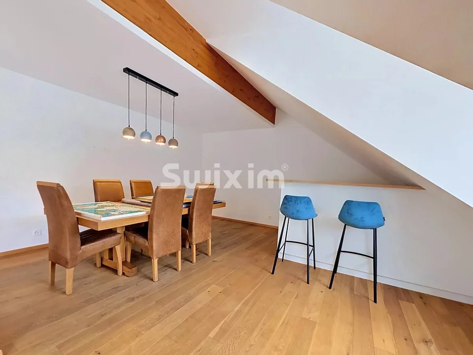 Elegante attico 190 m² nel cuore di St-Cergue