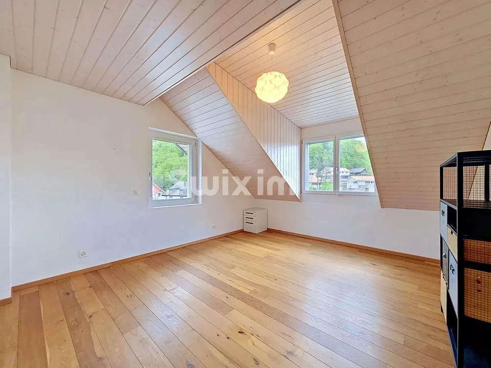 Elegante attico 190 m² nel cuore di St-Cergue