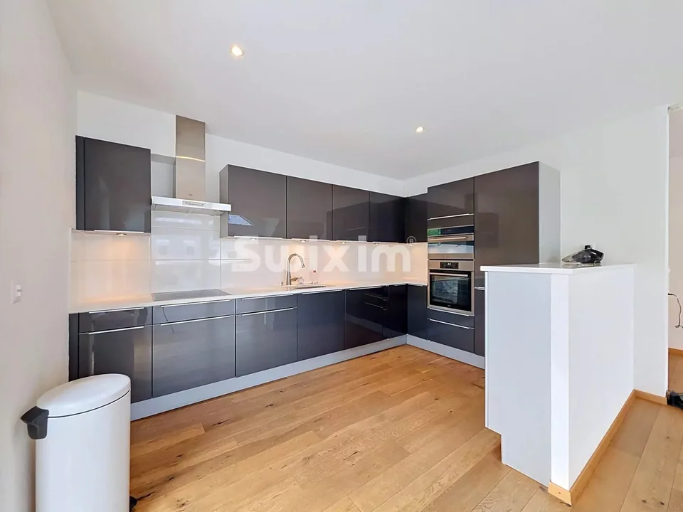 Elegante attico 190 m² nel cuore di St-Cergue