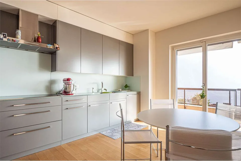 LUGANO - PRÄCHTIGES 4,5-ZIMMER-WOHNUNG MIT SEEBLICK – Foto 5 von 10