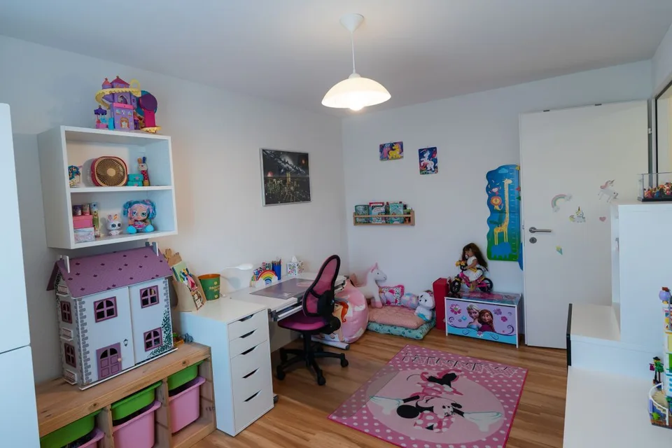Espace pour vivre – maison mitoyenne bien entretenue dans un emplacement attractif. – photo 13 sur 26
