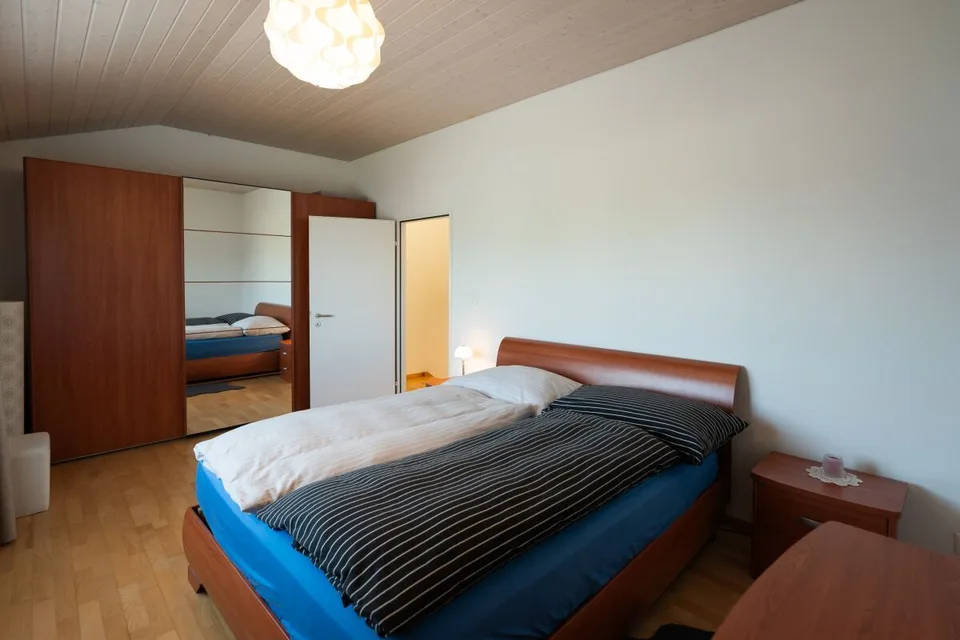 Espace pour vivre – maison mitoyenne bien entretenue dans un emplacement attractif. – photo 8 sur 26