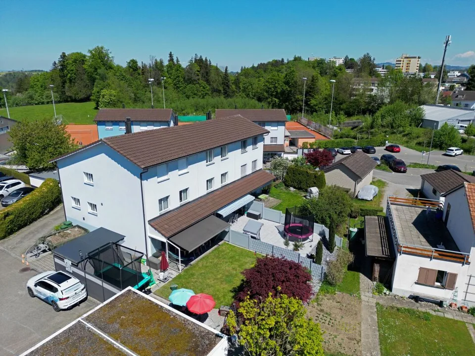 Espace pour vivre – maison mitoyenne bien entretenue dans un emplacement attractif. – photo 24 sur 26