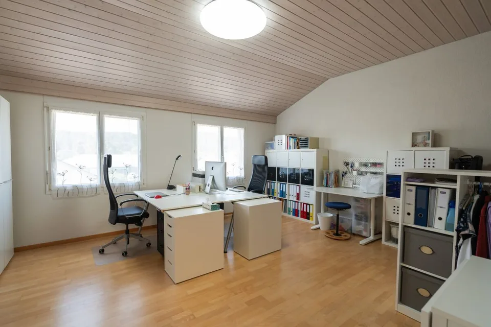 Espace pour vivre – maison mitoyenne bien entretenue dans un emplacement attractif. – photo 14 sur 26