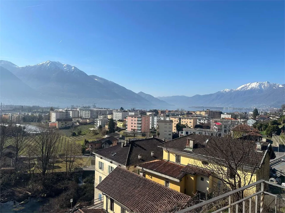 Gordola - Maison unifamiliale à l'état brut avec vue lac splendide