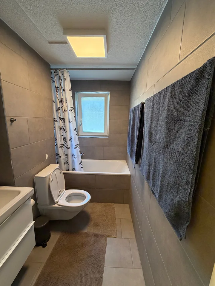 Charmante 2.5-Zimmer-Wohnung mit Traumblick in Beatenberg