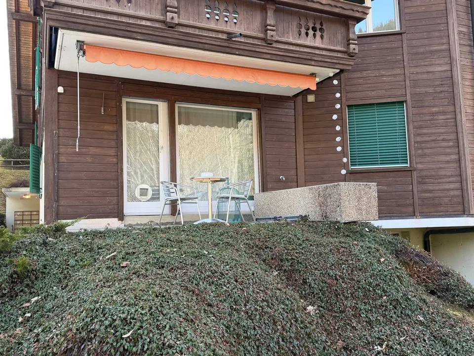 Charmante 2.5-Zimmer-Wohnung mit Traumblick in Beatenberg