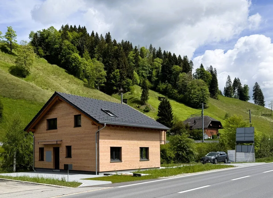 Casa unifamiliare moderna a Wiggen, costruita secondo lo standard Minergie, con grande giardino – foto 8 di 22