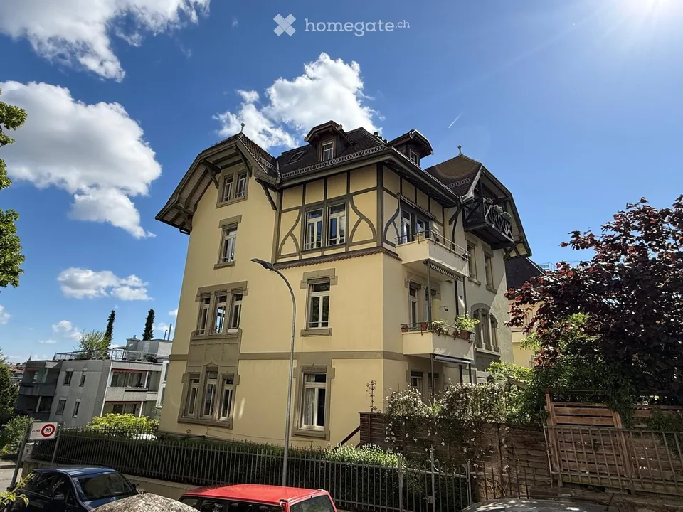 Lichtdurchflutete Wohnung mit traumhaftem Blick über die Stadt Bern