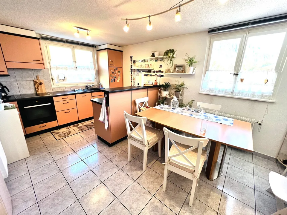 Offerta unica! Casa spaziosa da ristrutturare - 2 appartamenti di 6.5 locali