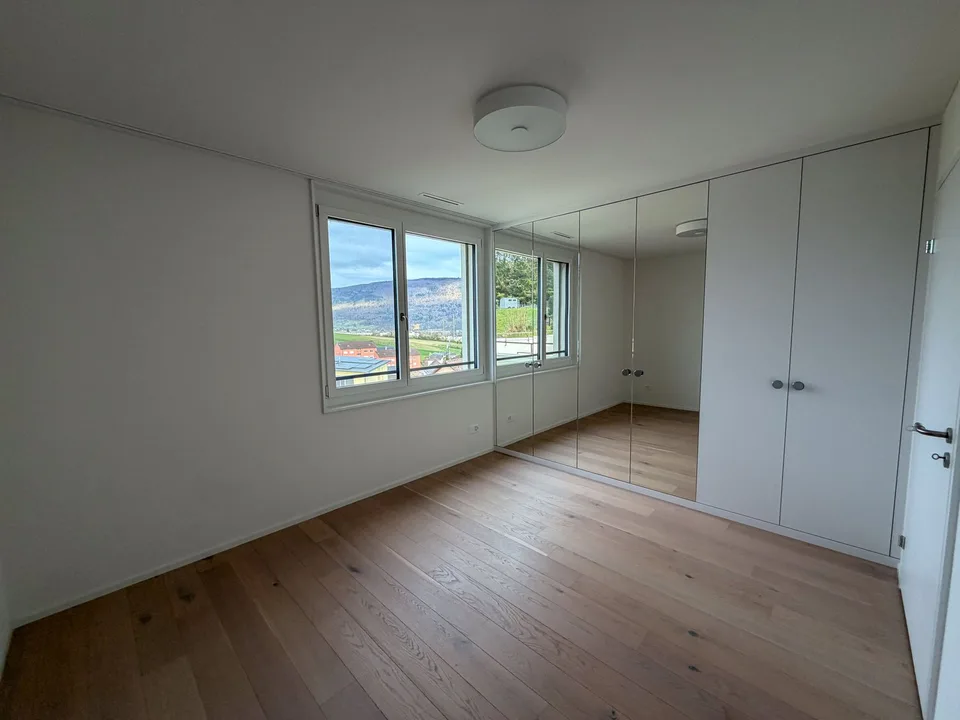 Appartamento in attico moderno con vista imprenabile sul lago di Bienne – foto 22 di 27