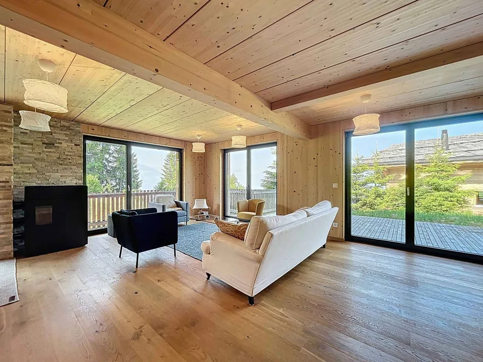 Chalet contemporain avec vue dégagée sur les montagnes
