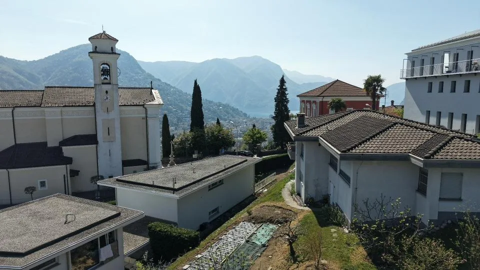 Prestigioso Apartment MIT STADT- UND SEEVIEW, mit großem Terrassenbereich und privatem Garten – Foto 6 von 7