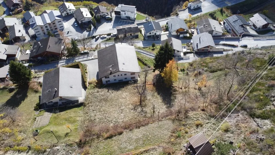 Terreno edificabile soleggiato alla porta della valle di Saas e Matter