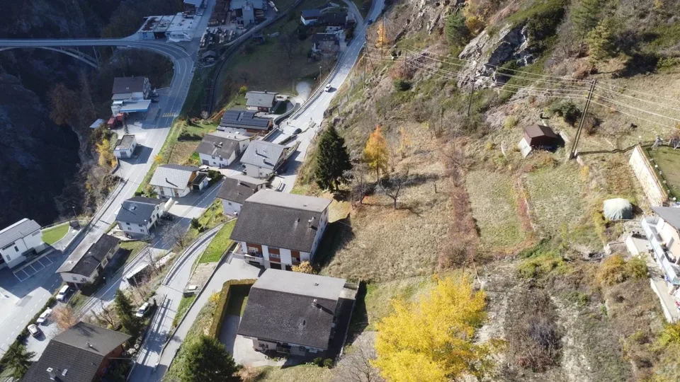 Terreno edificabile soleggiato alla porta della valle di Saas e Matter