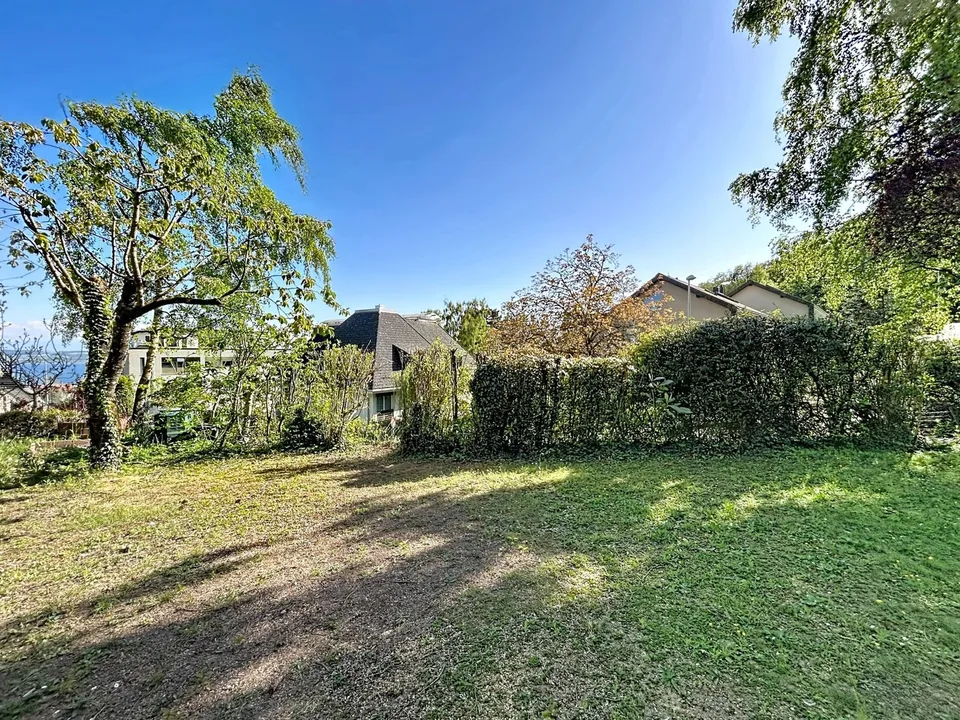 Villa individuelle dans les hauteurs de Neuchâtel, vue lac et alpes