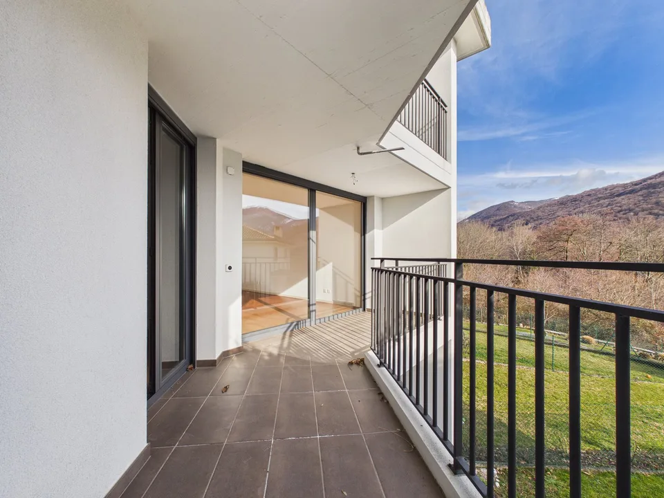 CASA CONTIGUA SU 3 PIANI CON GIARDINO E SPAZIO IDEALE PER STUDIO O ATTIVITA' INDIPENDENTE – foto 25 di 30