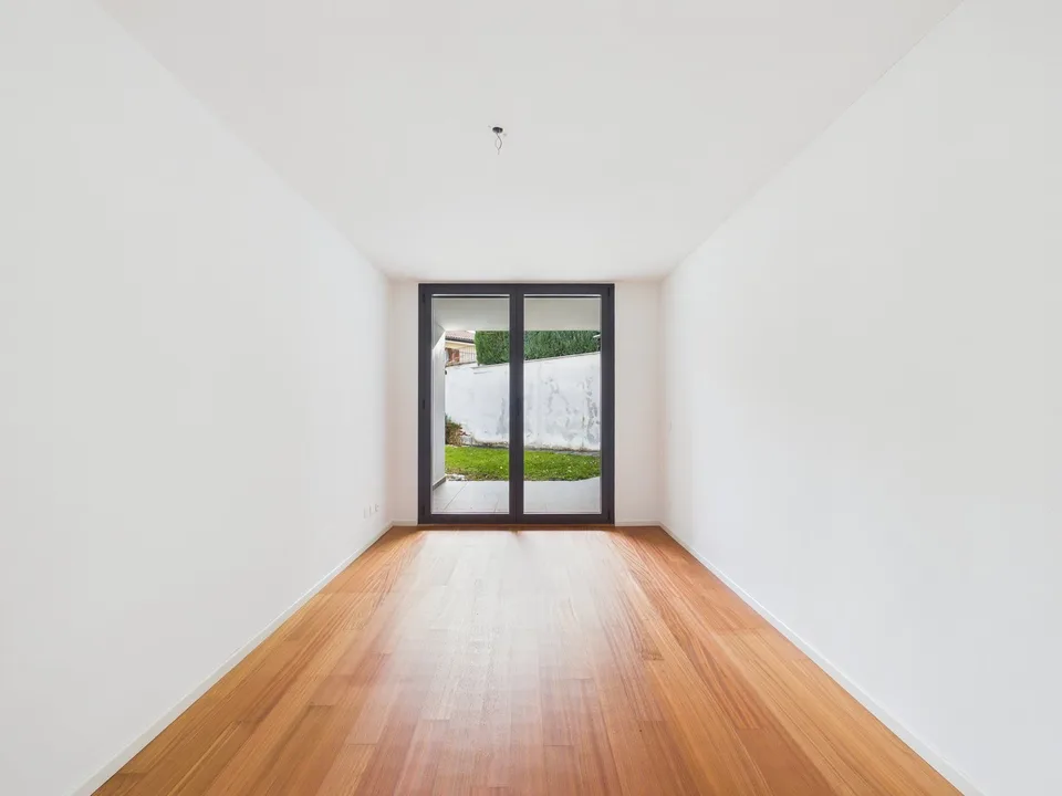 CASA CONTIGUA SU 3 PIANI CON GIARDINO E SPAZIO IDEALE PER STUDIO O ATTIVITA' INDIPENDENTE – foto 28 di 30