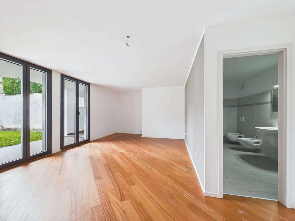 CASA CONTIGUA SU 3 PIANI CON GIARDINO E SPAZIO IDEALE PER STUDIO O ATTIVITA' INDIPENDENTE – foto 30 di 30