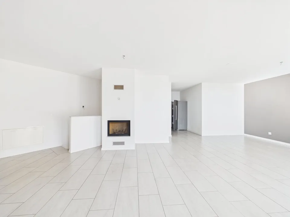 CASA CONTIGUA SU 3 PIANI CON GIARDINO E SPAZIO IDEALE PER STUDIO O ATTIVITA' INDIPENDENTE – foto 15 di 30