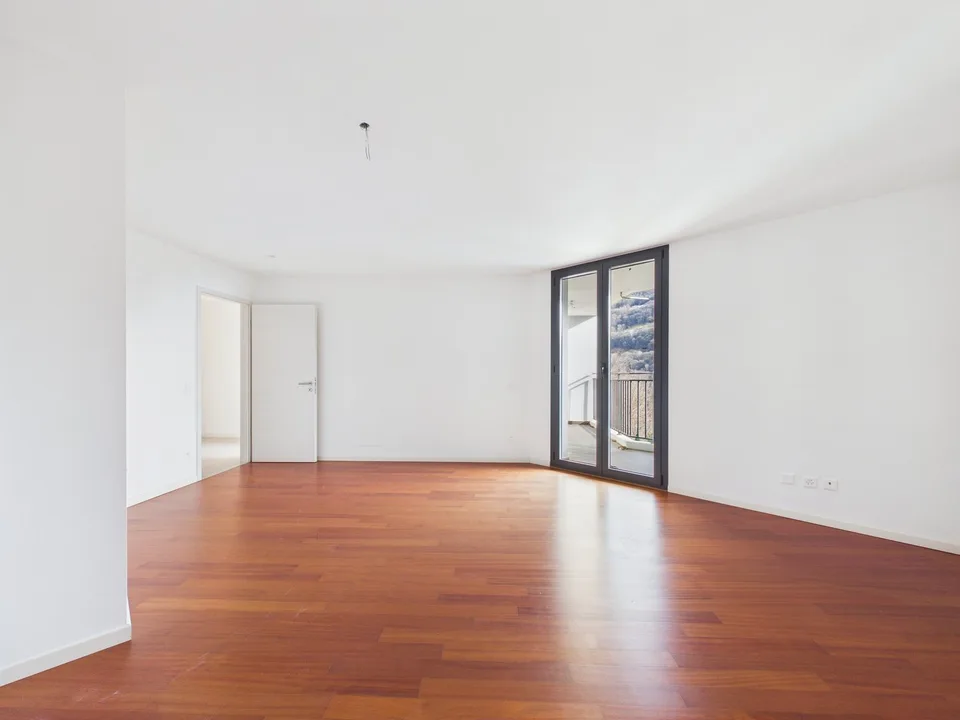 CASA CONTIGUA SU 3 PIANI CON GIARDINO E SPAZIO IDEALE PER STUDIO O ATTIVITA' INDIPENDENTE – foto 24 di 30