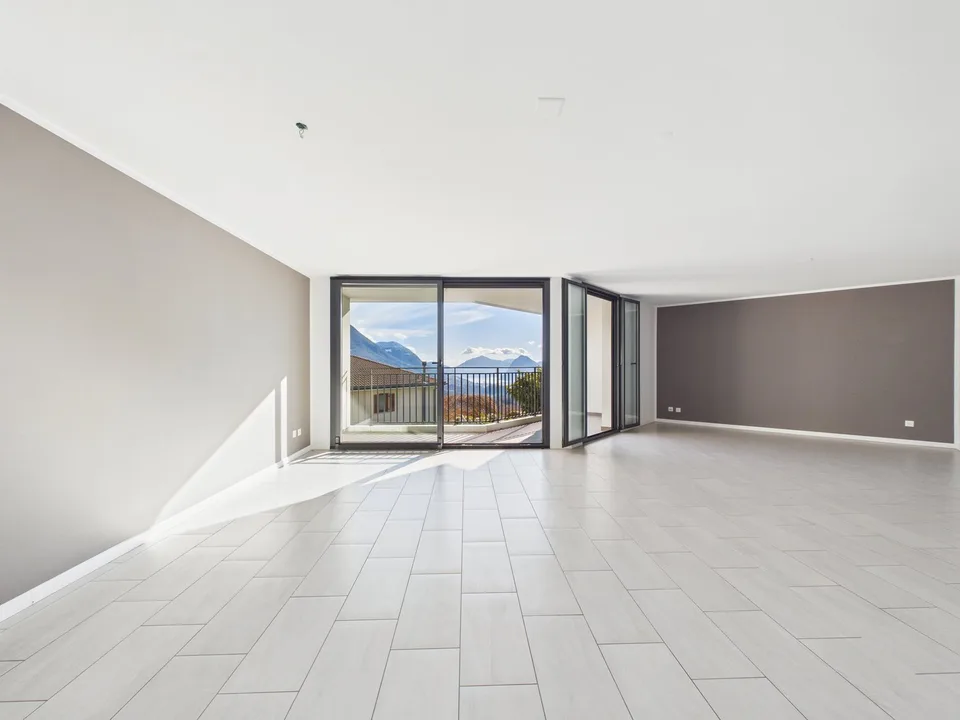 CASA CONTIGUA SU 3 PIANI CON GIARDINO E SPAZIO IDEALE PER STUDIO O ATTIVITA' INDIPENDENTE – foto 12 di 30