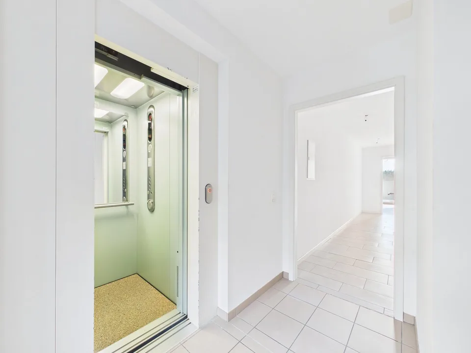 CASA CONTIGUA SU 3 PIANI CON GIARDINO E SPAZIO IDEALE PER STUDIO O ATTIVITA' INDIPENDENTE – foto 22 di 30