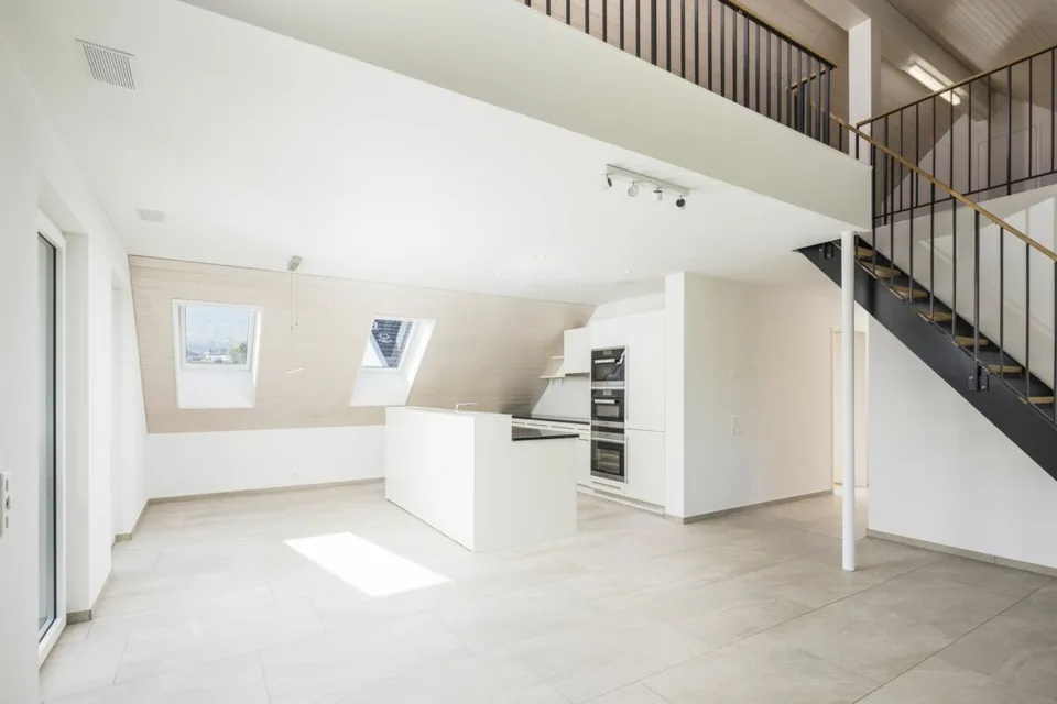 Traumhafte 3.5 Zimmer-Wohnung mit Galerie und Balkon