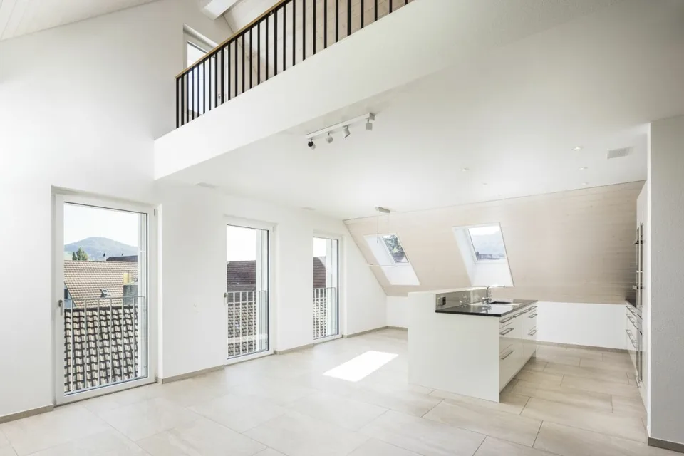 Traumhafte 3.5 Zimmer-Wohnung mit Galerie und Balkon