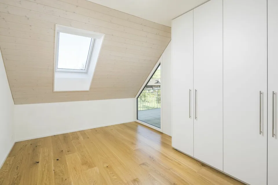Traumhafte 3.5 Zimmer-Wohnung mit Galerie und Balkon – Foto 18 von 20