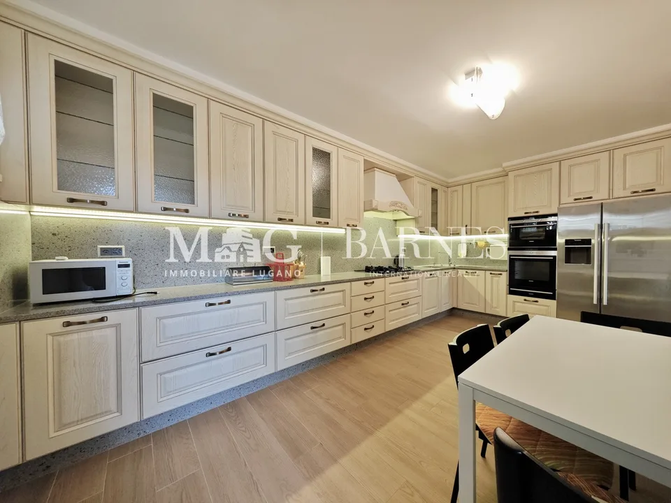 Montagnola, Collina d'Oro: Villa con piscina e vista lago – photo 14 sur 14