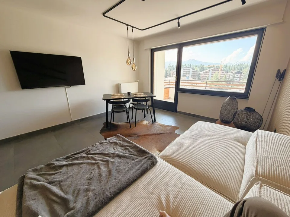 Magnificent 3.5 rooms totally renovated - Spacious & Bright - Quiet spot - Well located - Beautiful view